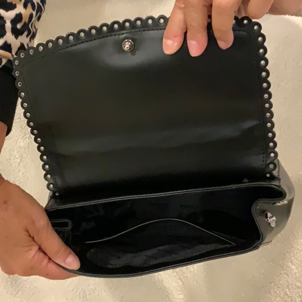 NWT Michael Kors Ava Scallop Grommet satchel. - Picture 3 of 4